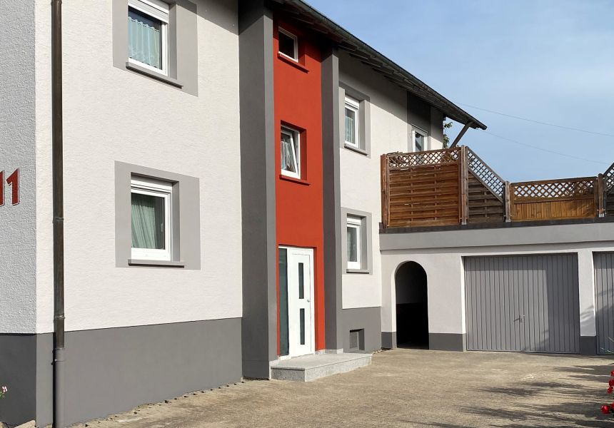 Fassadengestaltung in Achern – Farbe, Schutz und Design für Ihr Haus