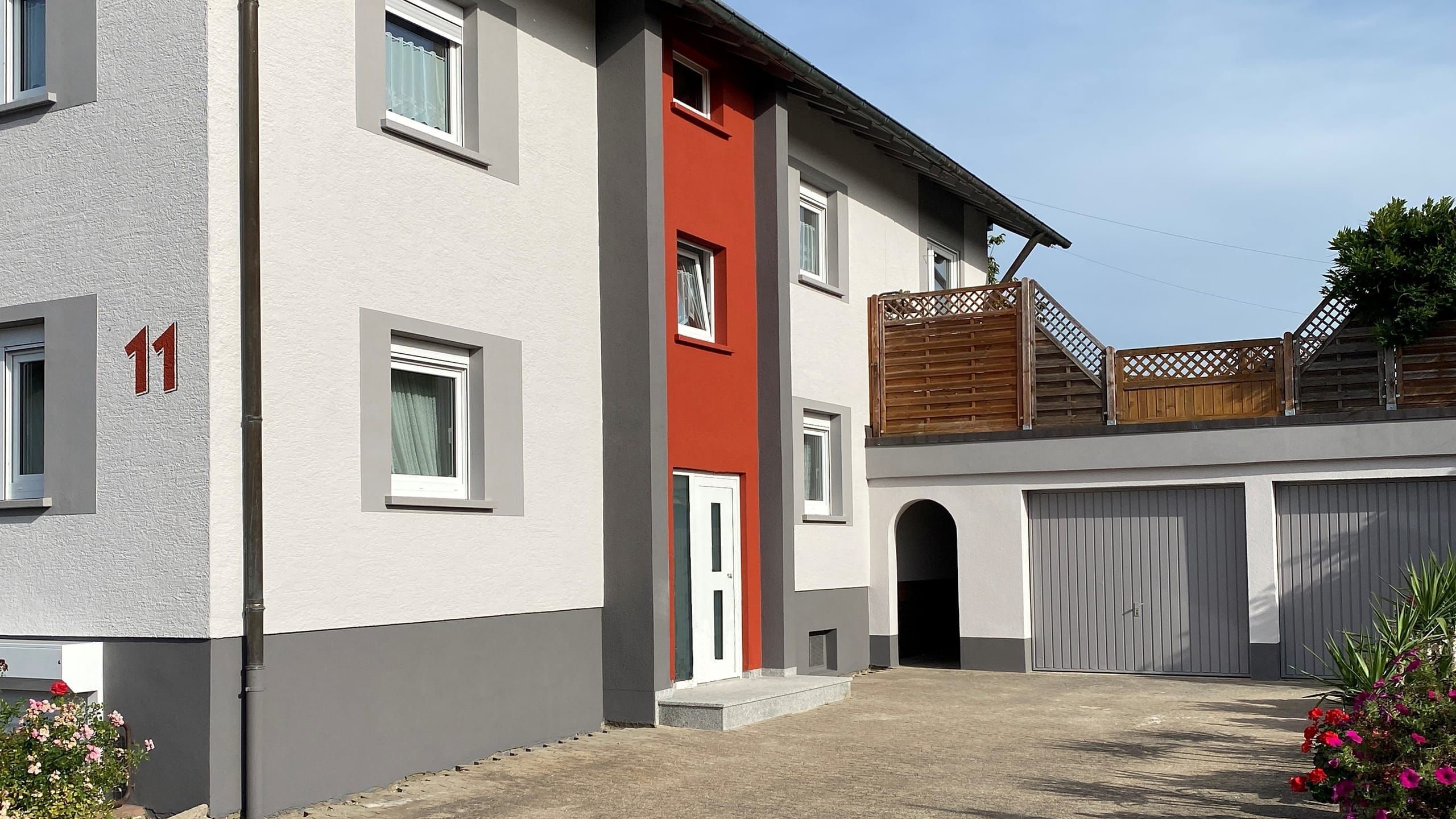 Fassadengestaltung in Achern – Farbe, Schutz und Design für Ihr Haus