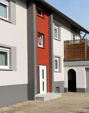 Fassadengestaltung in Achern – Farbe, Schutz und Design für Ihr Haus